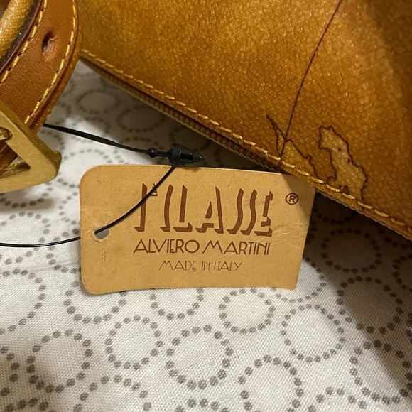 Alviero Martini Tan Waist Bag - Picture 6 of 8